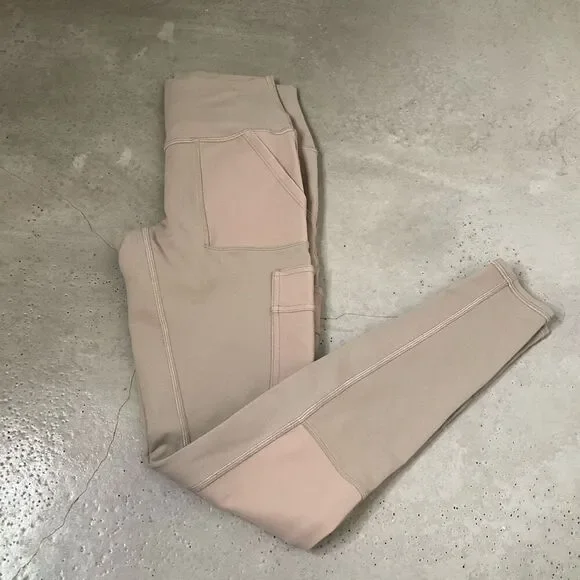 Alo Yoga High Rise Cargo Leggings - Picture 2 of 8